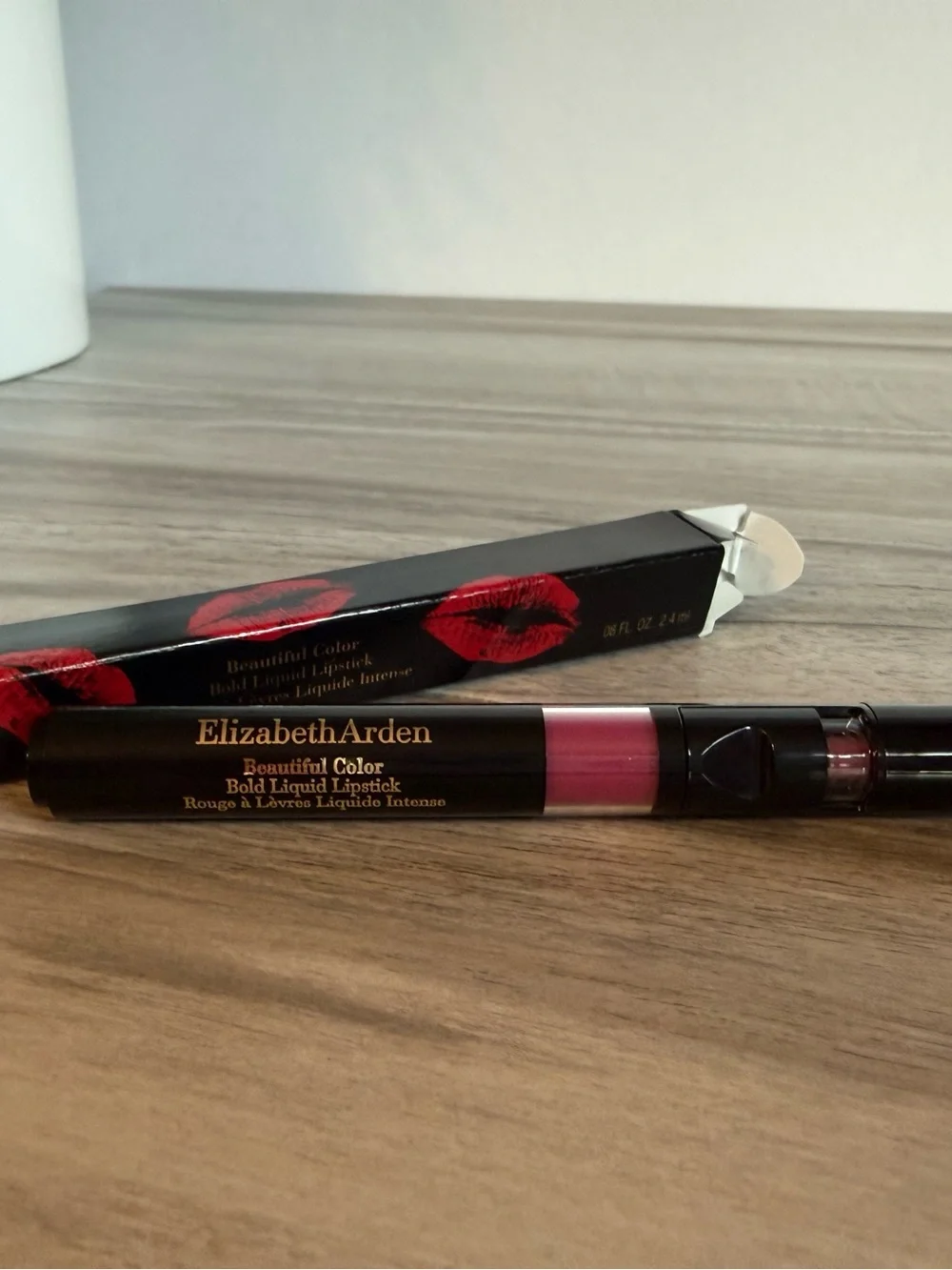 Elizabeth Arden New York Beautiful Color Bold Liquid Lipstick